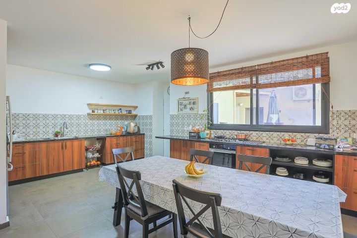 דו משפחתי, שובל, יובלים, אלפי מנשה