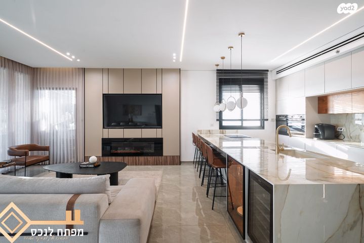 גג/ פנטהאוז, אריאל שרון, נווה שרון / שער העיר, נתיבות