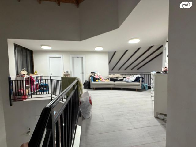 דו משפחתי, אביבים, שערי תקווה, שערי תקווה