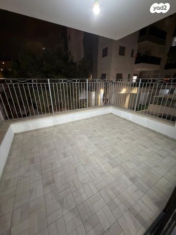 דירה, מחנה יהודה, פתח תקווה