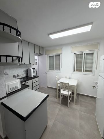 דירה, שדרות ורבורג, קרית חיים מערבית, חיפה