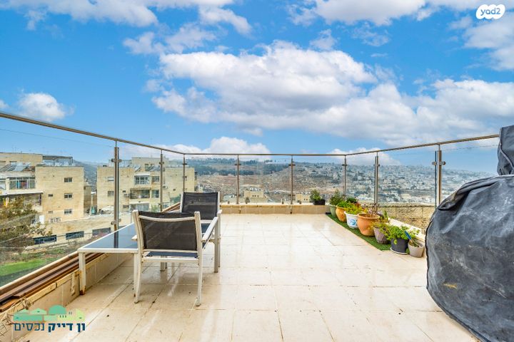 דירה, הממציא, חומת שמואל, הר חומה, ירושלים