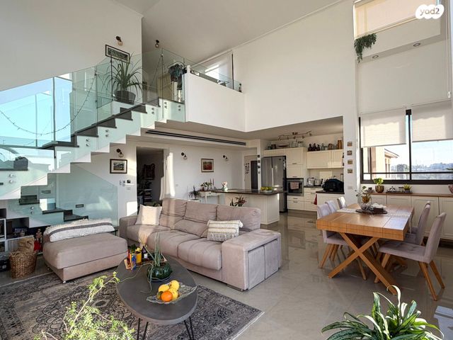 גג/ פנטהאוז, הביל"ויים, המושבה, גדרה