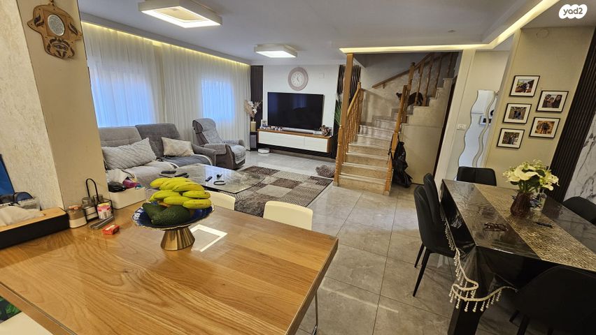 בית פרטי/ קוטג', הרב שמעון יצחק אפריאט 10, קרית מנחם בגין, רמלה