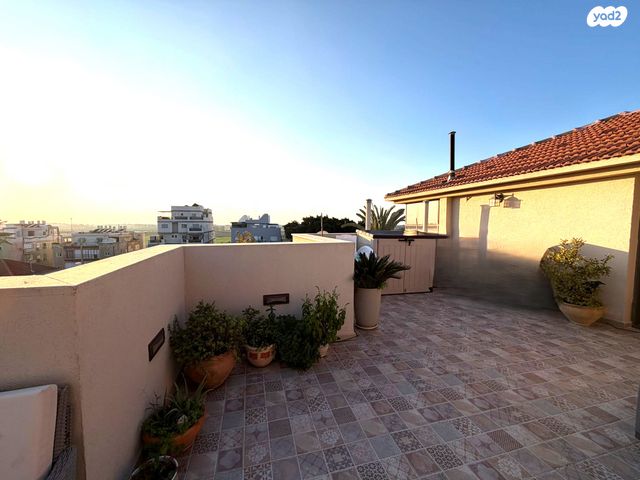 גג/ פנטהאוז, הביל"ויים, המושבה, גדרה