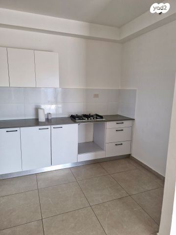 דירה, יצחק שמיר, נהריה