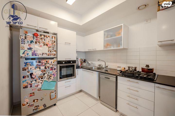 דירה, קניוק יורם 3, גני שרונה, קרית הממשלה, תל אביב יפו