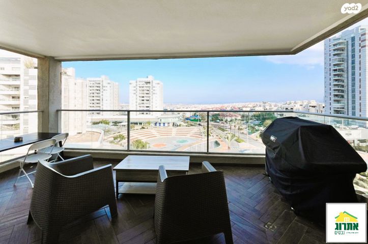 דירה, נחל אלכסנדר 20, צור יצחק