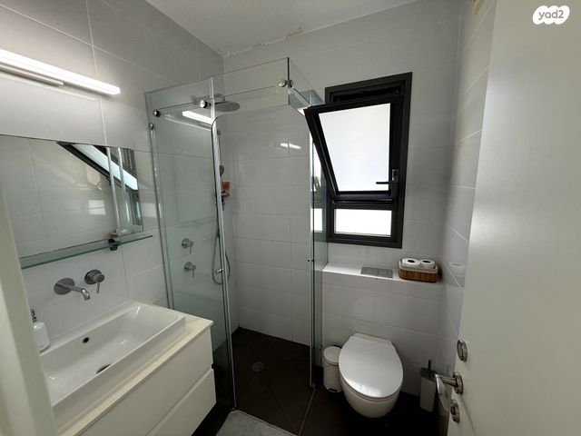 גג/ פנטהאוז, הרצליה הירוקה, נווה עובד, הרצליה