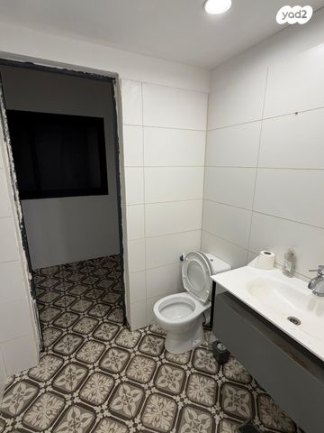 דירה, מחנה יהודה, פתח תקווה