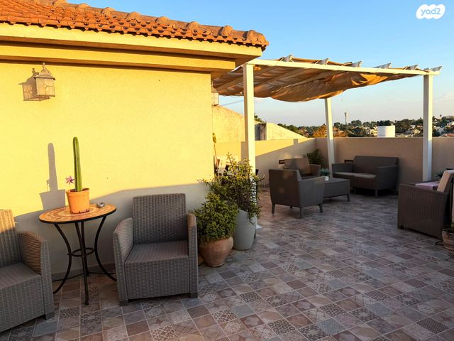 גג/ פנטהאוז, הביל"ויים, המושבה, גדרה