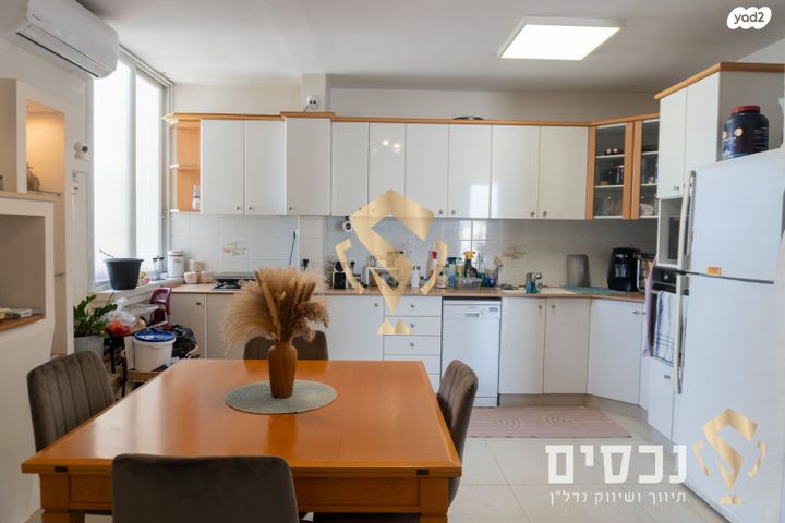 דירה, אריה בן אליעזר 56, נווה יהושע, ערמונים, רמת גן