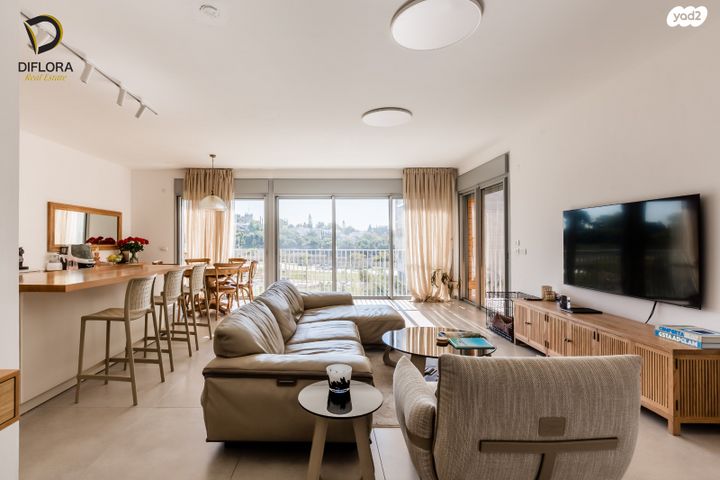 דירה, נתן אלבז, גליל ים (מתחם הכוכבים), הרצליה