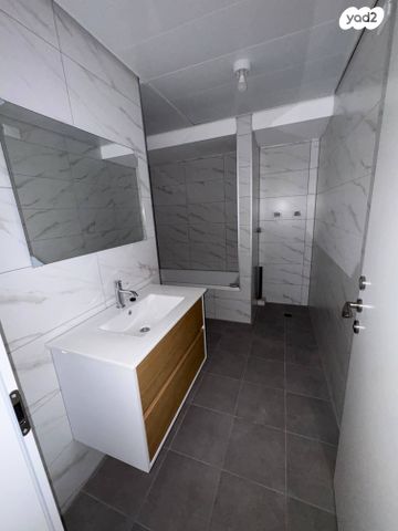 דירה, הרב שאולי 19, רובע ד', אשדוד