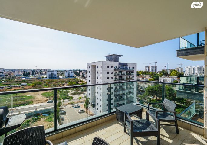 דירה, אריק שרון, נהריה