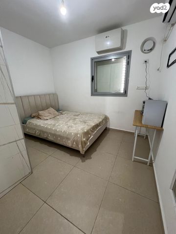 גג/ פנטהאוז, שמעון פרס 1, המחנה הצבאי, קרית מלאכי