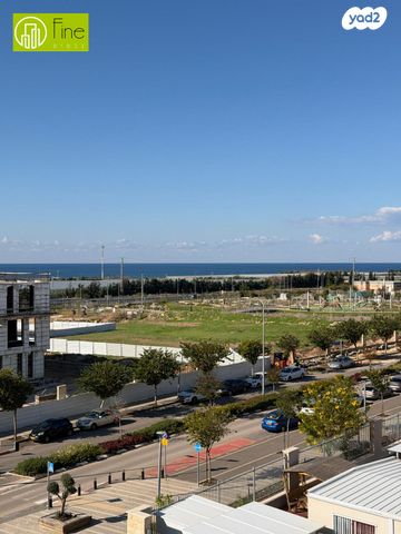 גג/ פנטהאוז, אריאל שרון, החותרים, טירת כרמל