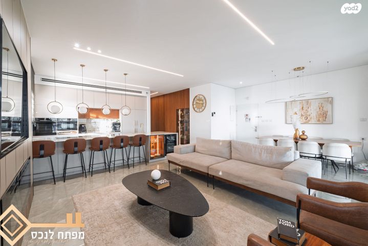 גג/ פנטהאוז, אריאל שרון, נווה שרון / שער העיר, נתיבות