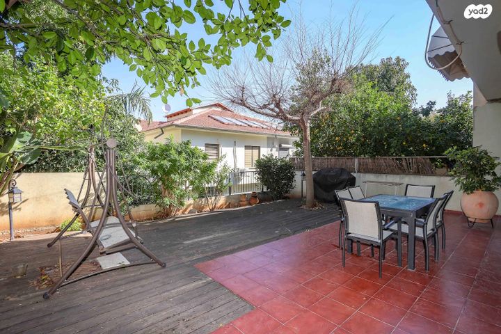 דו משפחתי, שובל, יובלים, אלפי מנשה