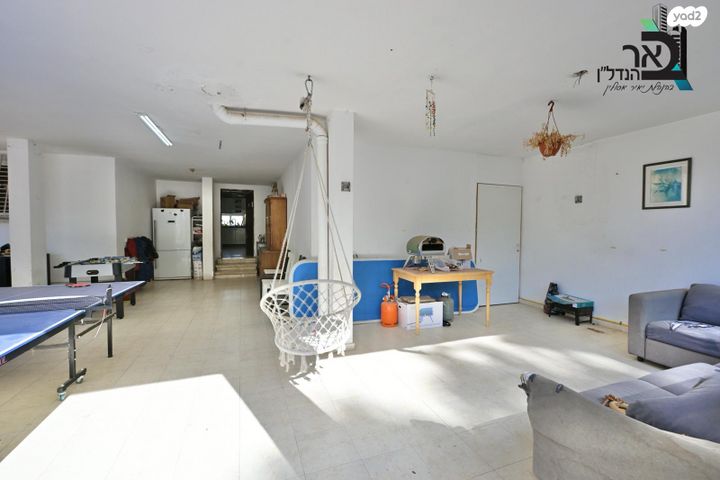 דו משפחתי, הנשיא שז"ר 16, שאר העיר, מזכרת בתיה