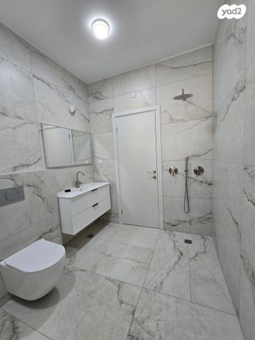 דירה, חומה ומגדל, קרית חיים מזרחית, חיפה