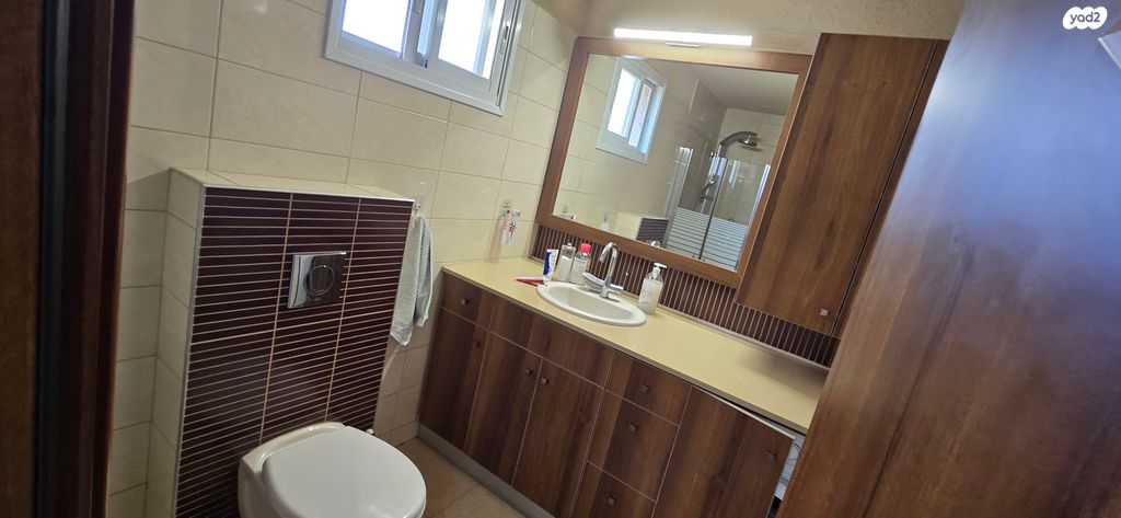 דירה, חיים משה שפירא 23, מנחם בגין, עכו