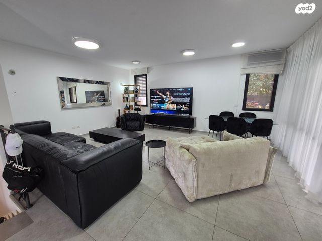 דו משפחתי, הירדן, גני מנחם, באר יעקב