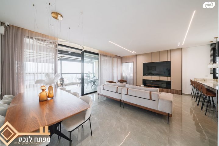 גג/ פנטהאוז, אריאל שרון, נווה שרון / שער העיר, נתיבות