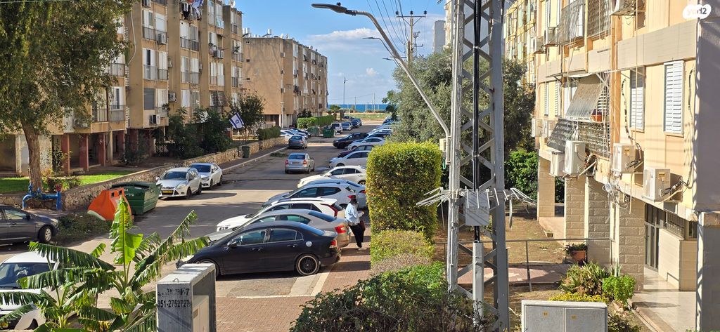 דירה, חיים משה שפירא 23, מנחם בגין, עכו