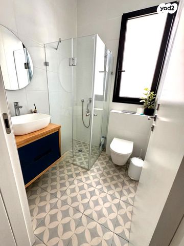 דירת גן, תל מונד