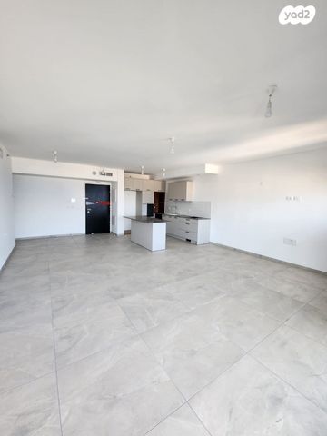 דירה, הרב הרצוג 8, צפון מערב מרכז העיר, נתניה