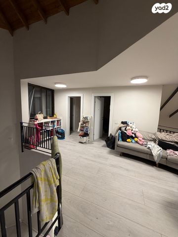 דו משפחתי, אביבים, שערי תקווה, שערי תקווה