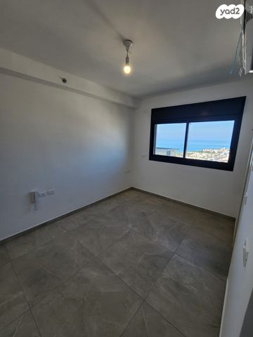 דירה, הרב הרצוג 8, צפון מערב מרכז העיר, נתניה