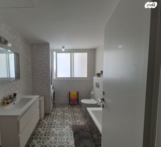 דירה, יד לבנים, רמת גן