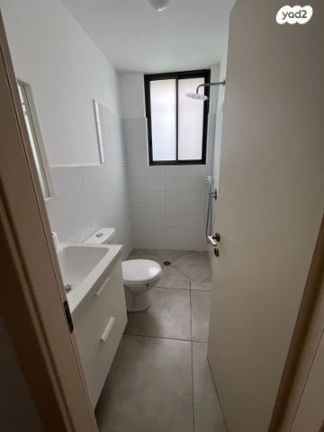 דו משפחתי, הרצליה