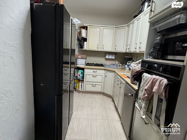 דירת גן, הצבעוני, נאות אשכול, יבנה