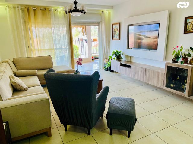 דירת גן, הדס, כרמיאל