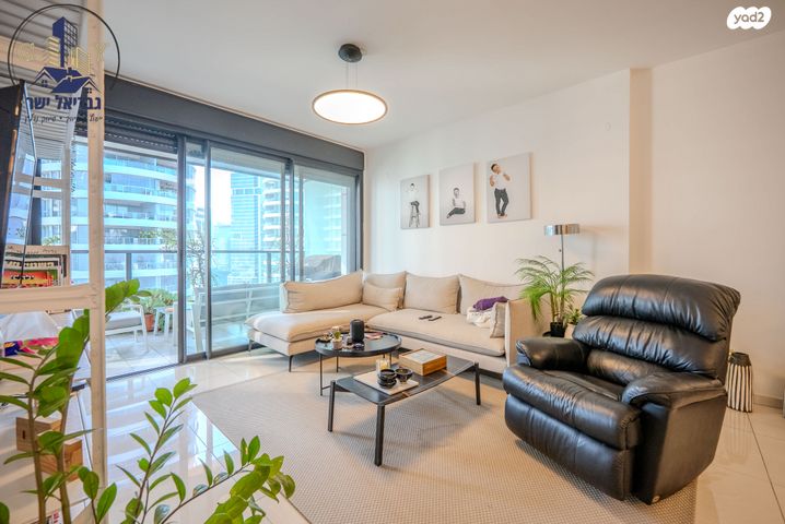 דירה, קניוק יורם 3, גני שרונה, קרית הממשלה, תל אביב יפו