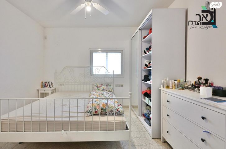 דו משפחתי, הנשיא שז"ר 16, שאר העיר, מזכרת בתיה