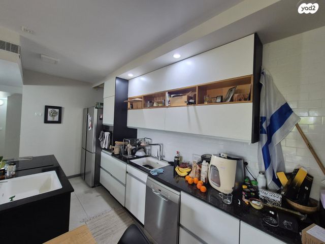 דירה, נחמיה 6, הרצליה