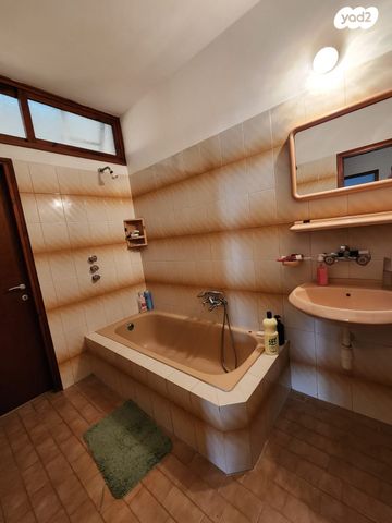 דו משפחתי, היסמין 19, שמשון, חדרה הצעירה, חדרה