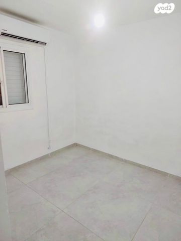 דירה, הרב קוק, שיכון ד, טבריה