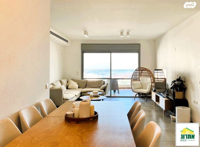 דירה, נחל אלכסנדר 20, צור יצחק