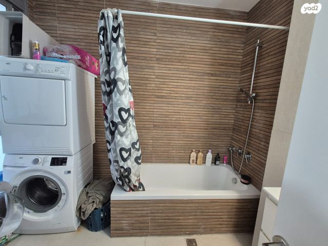 דירה, נחמיה 6, הרצליה