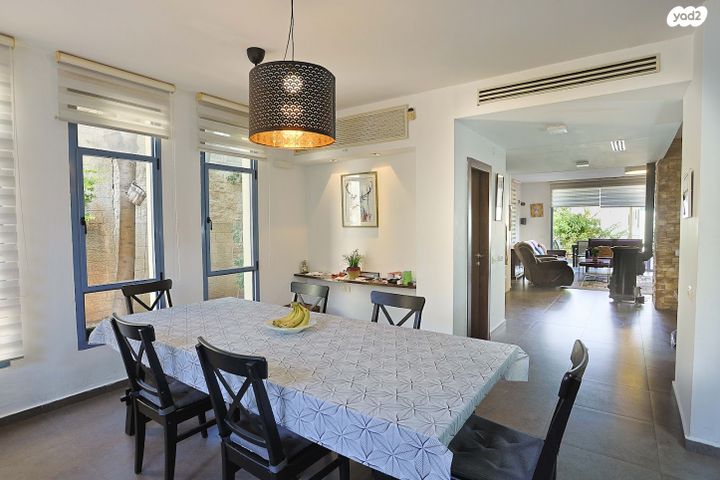 דו משפחתי, שובל, יובלים, אלפי מנשה