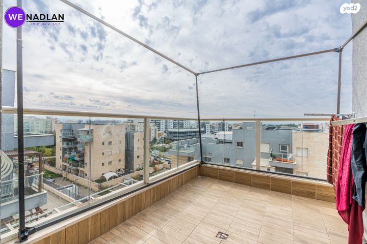 גג/ פנטהאוז, ספיר, אבני חן, חריש