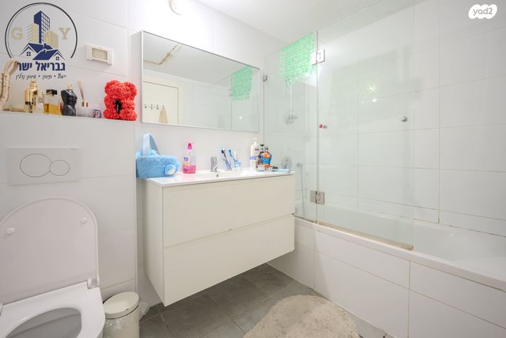 דירה, קניוק יורם 3, גני שרונה, קרית הממשלה, תל אביב יפו