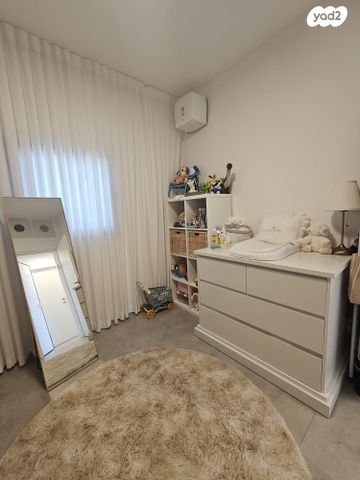 דירה, אריק איינשטיין, דרום חדש, פארק הים, בת ים