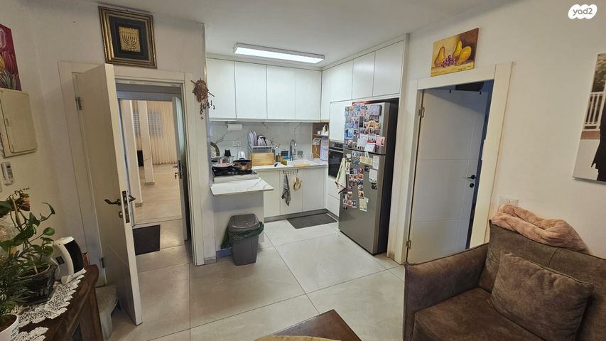 בית פרטי/ קוטג', הרב שמעון יצחק אפריאט 10, קרית מנחם בגין, רמלה