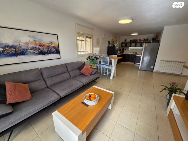 דירה, מזל אריה, פסגת זאב, ירושלים